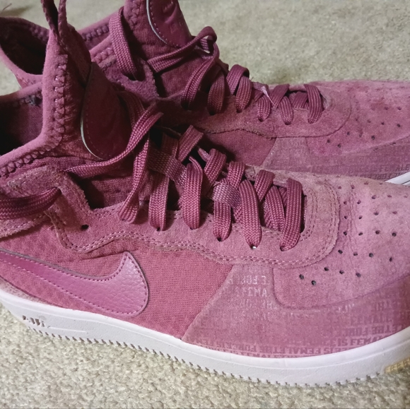 Nike - Picture 9 of 10